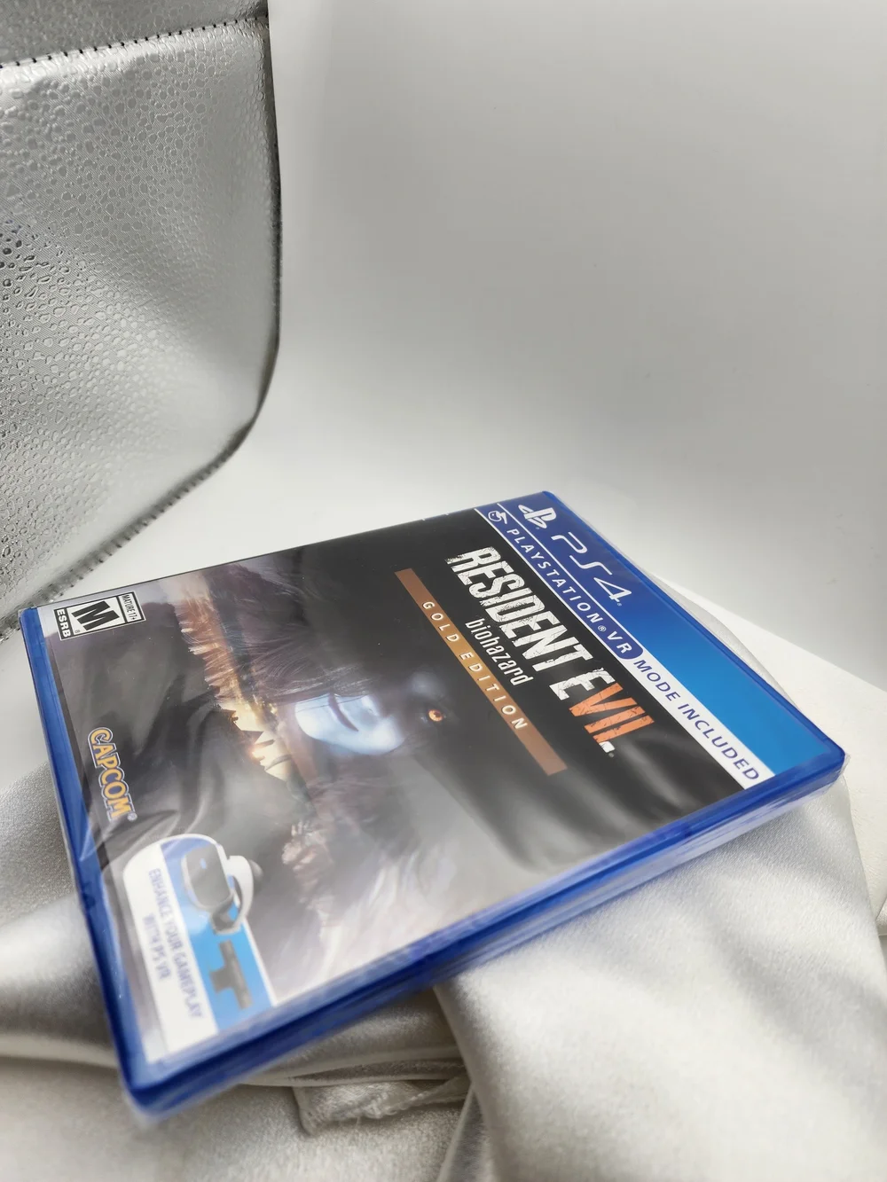 Sony PS4 Resident Evil 7 Biohazard Gold Edition - Blue Case